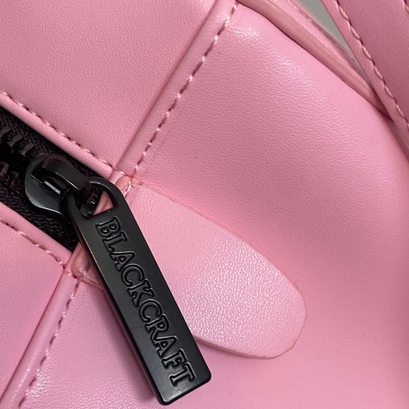 🌼 NWOT Pink Coffin-Shaped Backpack - "Never Trust The Living" Black Craft Brand - Picture 10 of 10